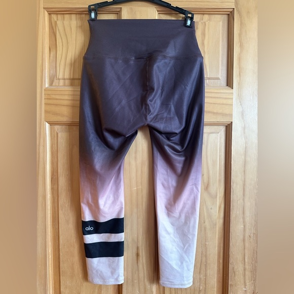 Alo Yoga Airbrush Leggings (brown ombre fade) - Picture 3 of 6
